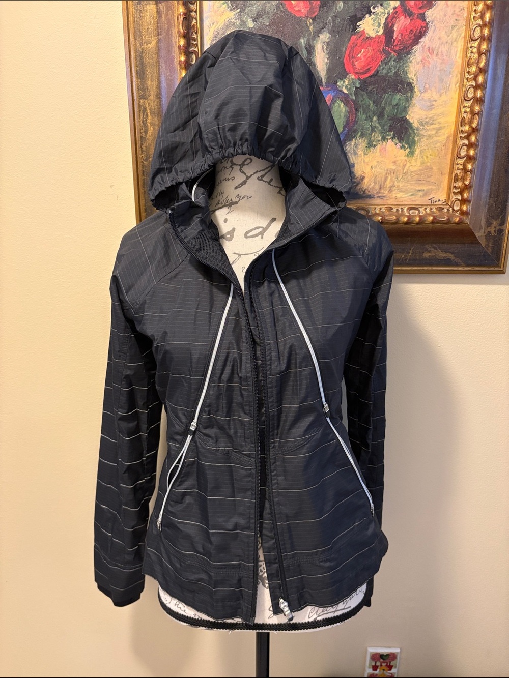 Athleta Striped Hooded lightweight zipper hideaway hood pockets mesh Jacket